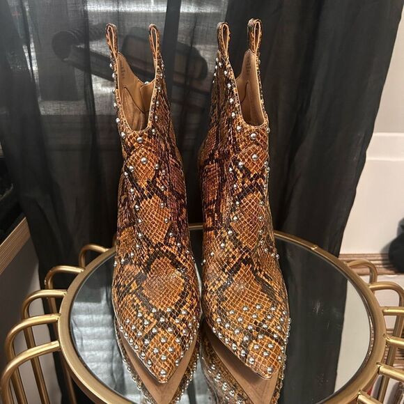 Jessica Simpson Pixillez 3 Wester Heeled Faux Snakeskin Boots - Picture 9 of 9